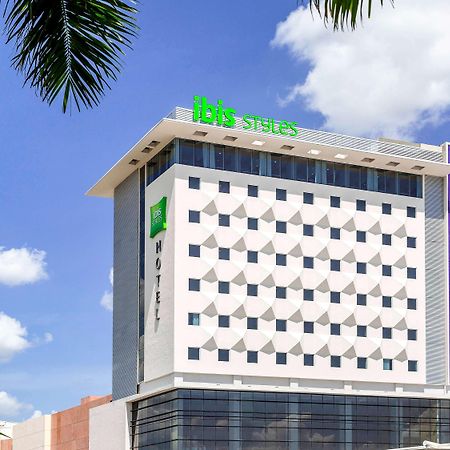 Ibis Styles Merida Galerias Exterior photo