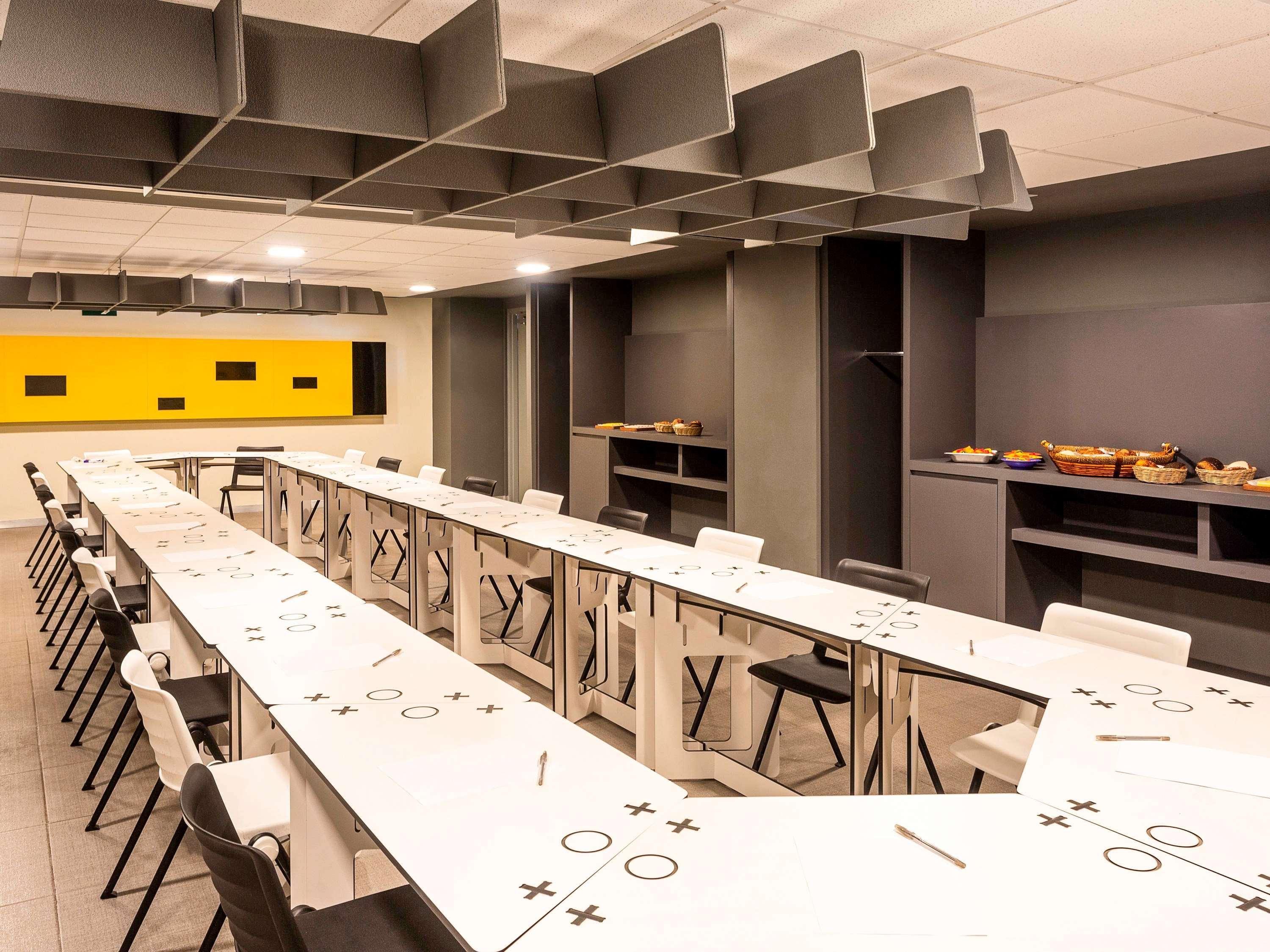 Ibis Styles Merida Galerias Exterior photo