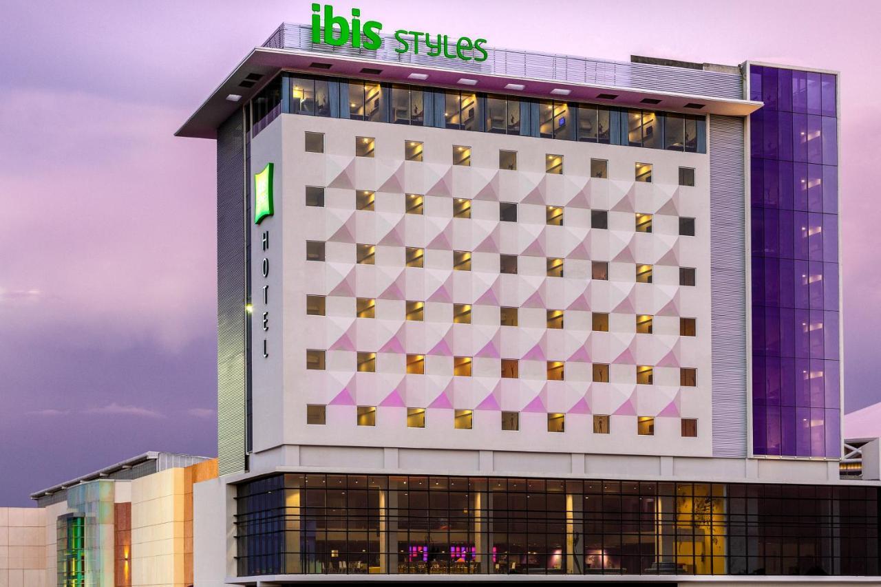 Ibis Styles Merida Galerias Exterior photo